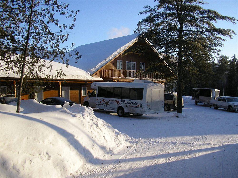 Motel Ours Bleu Lac-Saguay Buitenkant foto