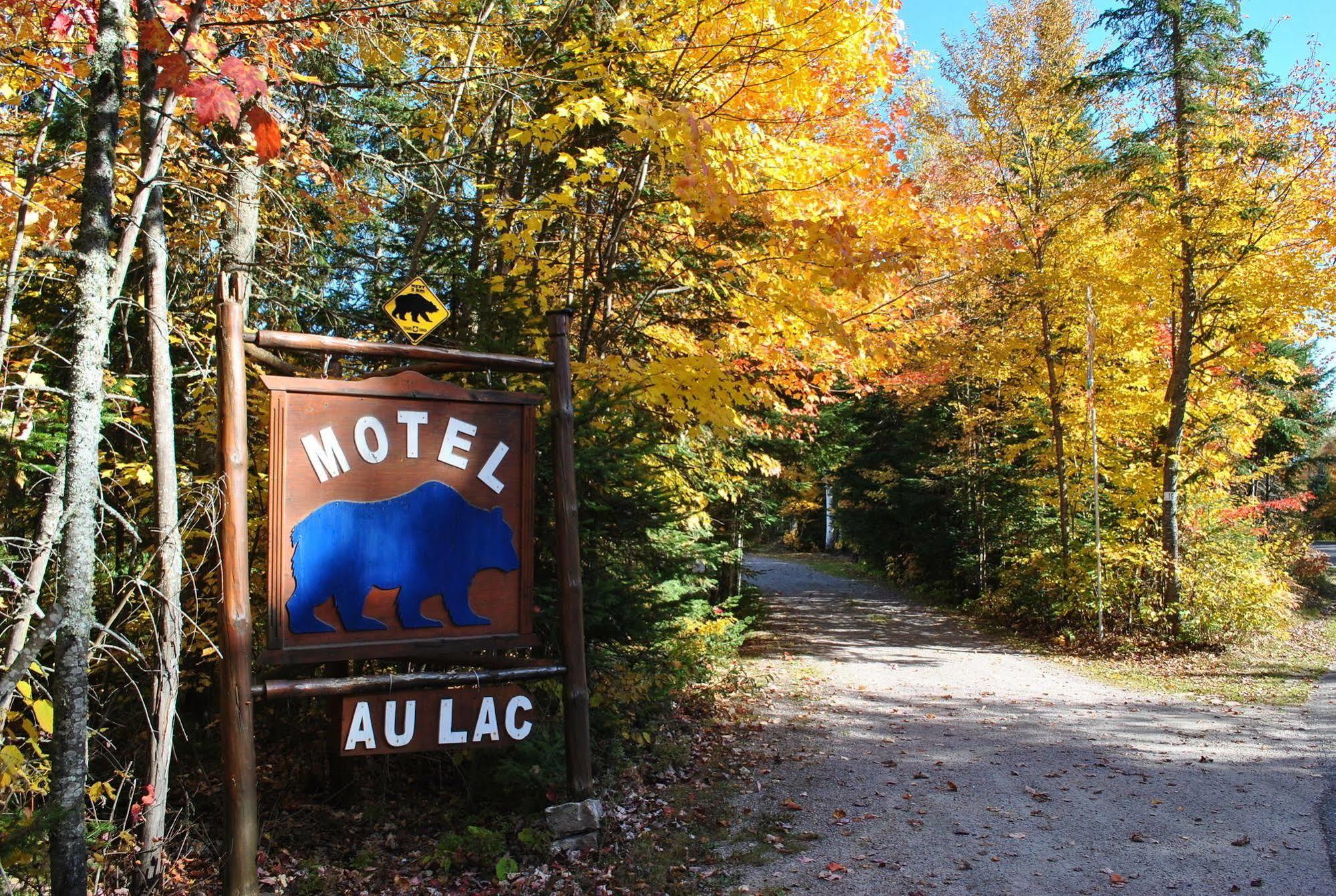 Motel Ours Bleu Lac-Saguay Buitenkant foto