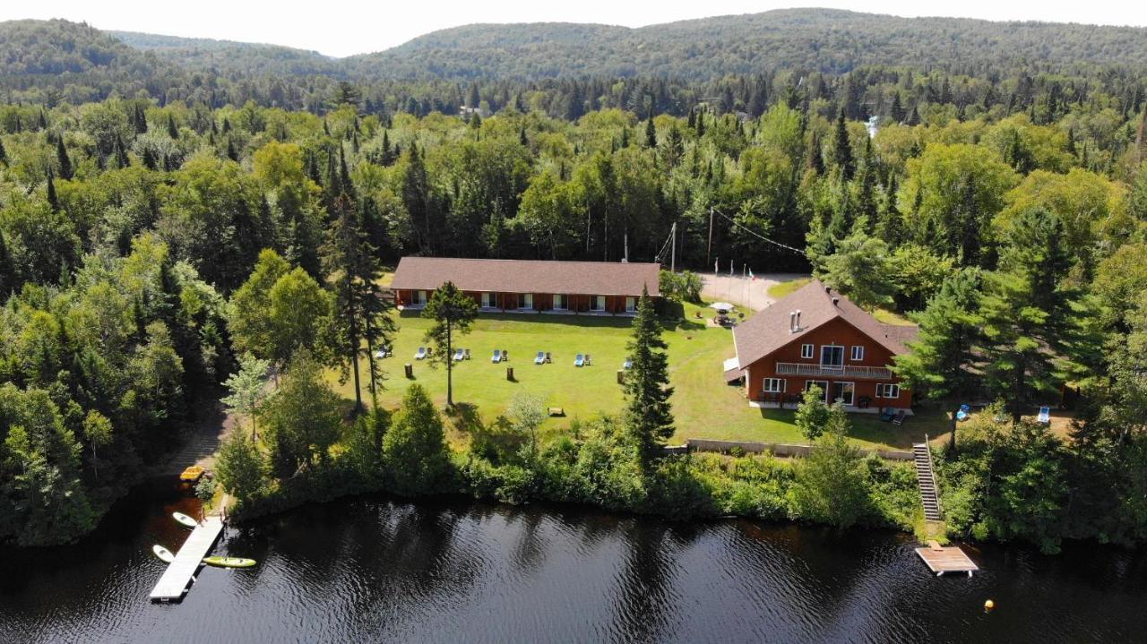 Motel Ours Bleu Lac-Saguay Buitenkant foto