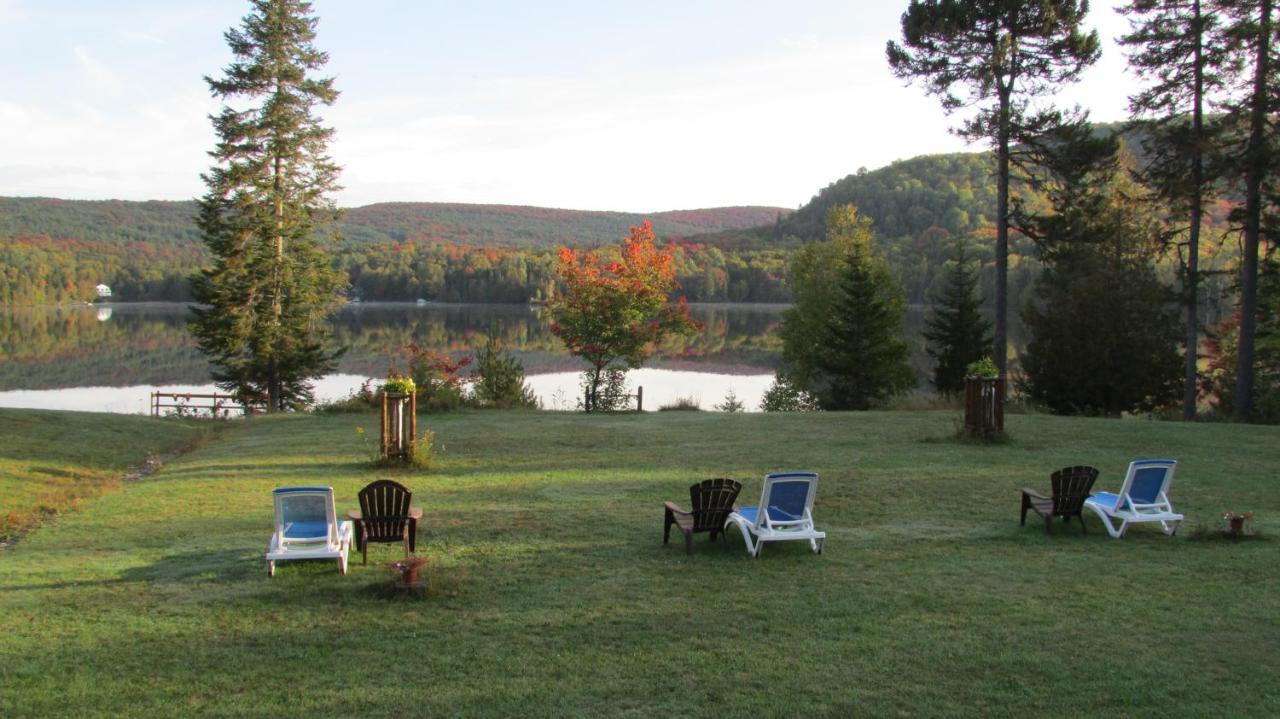 Motel Ours Bleu Lac-Saguay Buitenkant foto